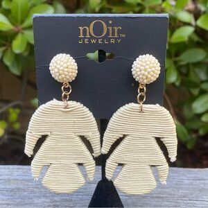 Noir Jewelry Yellow Fabric Thread Palm Leave Dangle Earrings. NWOT Western BOHO